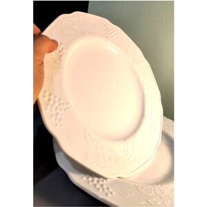 840. Set of 2 Milk Glass Dinner Plates Grape Harvest